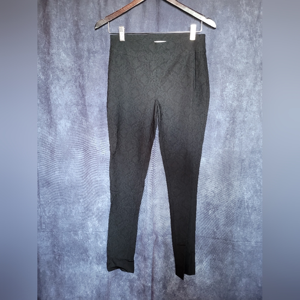 ✨️3/$25✨️ Reitmans Black Patterned Legging Pants